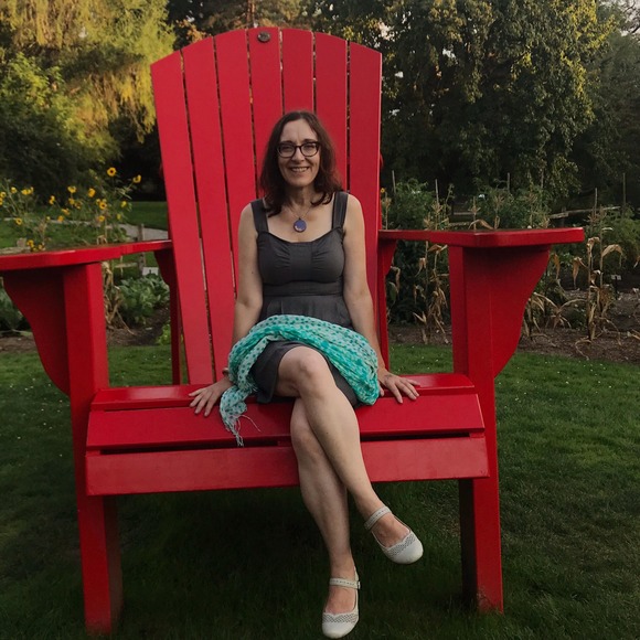 Meet your Posher, Elaine - Picture 1 of 1